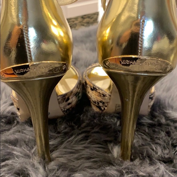 Michael Kors gold Heels *NEW* - Picture 4 of 8
